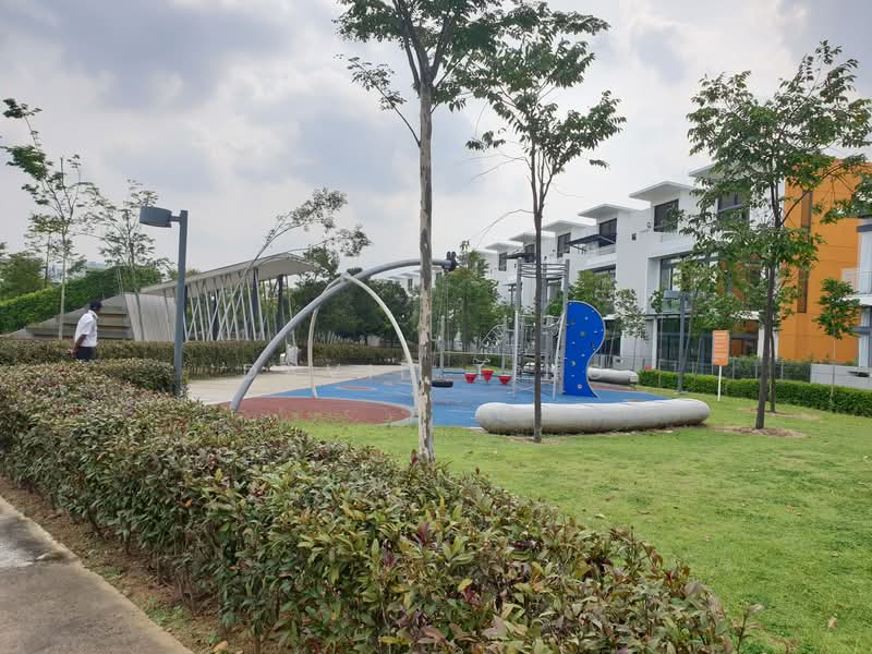 3-storey Terraced House for Sale in Lake Fields (Sungai Besi) - David Ting - PropertyGuru.com.my