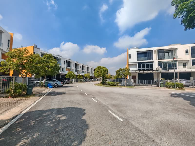 3-storey Terraced House at Lake Fields untuk Untuk Dijual - RM 1,650,000, Mac 2026 - PropertyGuru.com.my