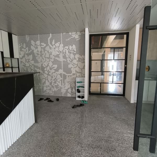 Office for Sale in BANDAR PUCHONG JAYA (Puchong) - Paul Lee - Entrance - PropertyGuru.com.my