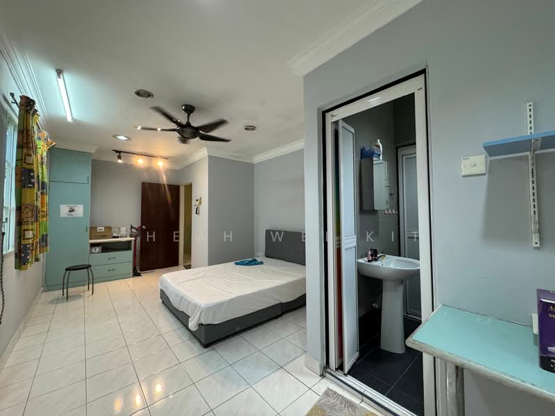 For Rent - 2-storey Terrace House at Usj 1