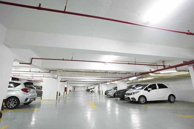 For Rent - TRX Office / Cafe / Rooftop. Upto 15,000 sf. 1min to TRX MRT. 5min to KLCC, Pavilion KL (1.6km)