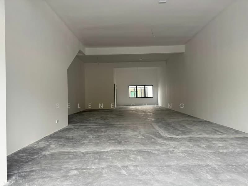 For Rent - Eco Majestic Shop SilverSquare Whitten Ivoris Brighton