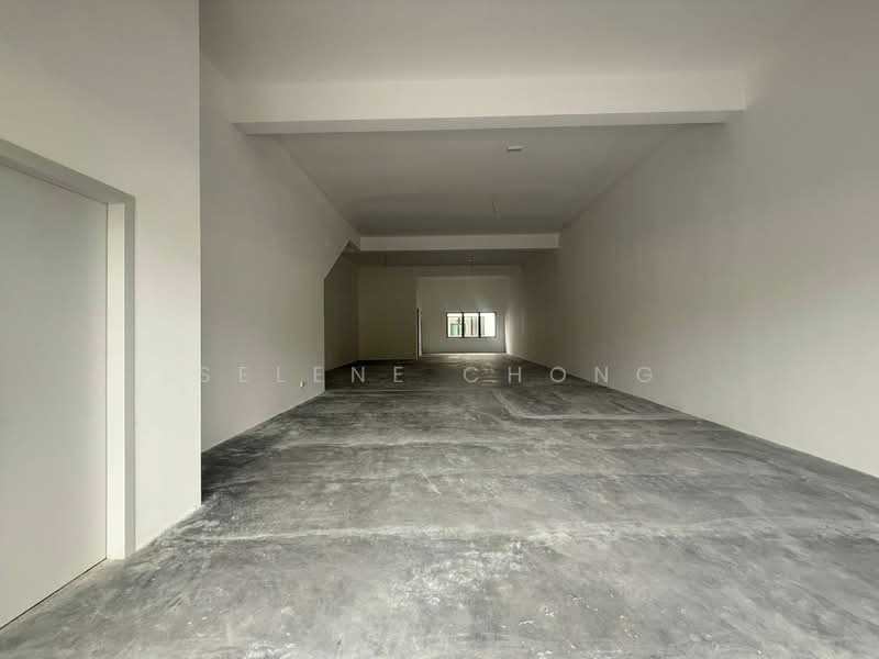 For Rent - Eco Majestic Shop SilverSquare Whitten Ivoris Brighton