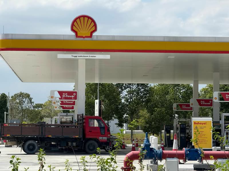 For Rent - Eco Majestic Shop SilverSquare Whitten Ivoris Brighton