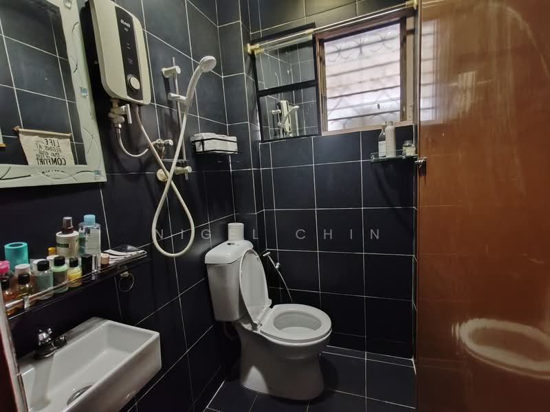 1-storey Terraced House for Sale in Bangsar Baru (Bangsar) - Nigel Chin - Bathroom - PropertyGuru.com.my