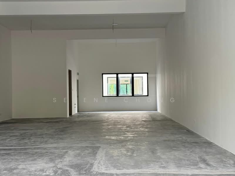 For Rent - Eco Majestic Shop Silver Square Whitten Ivoris Brighton