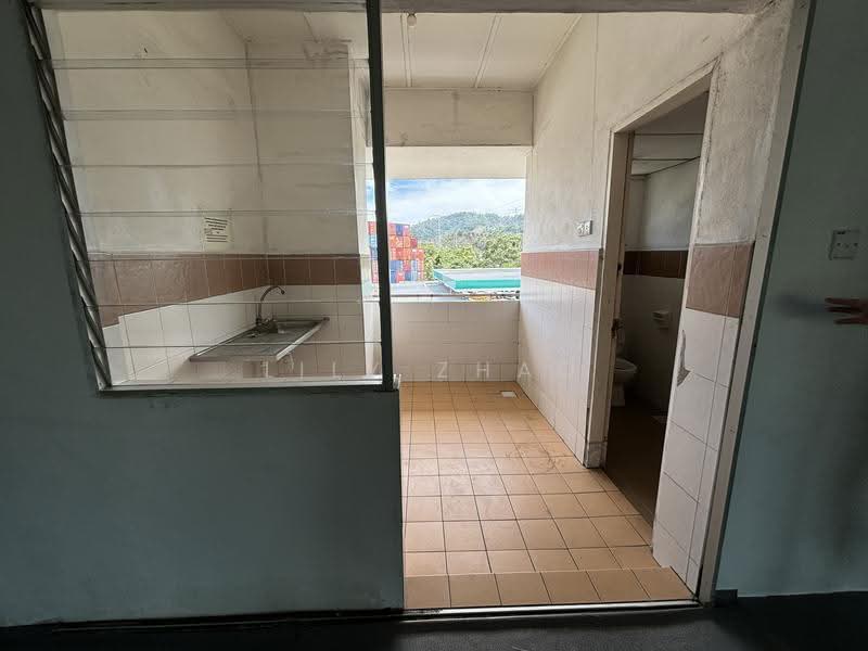 KITCHEN & UTILITY AREA