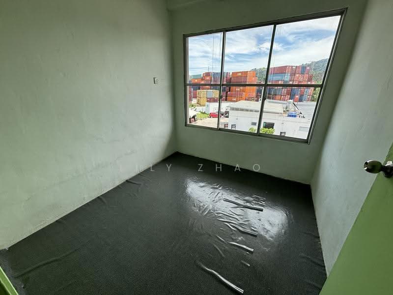 ROOM @ 2nd FLOOR / TINGKAT 2