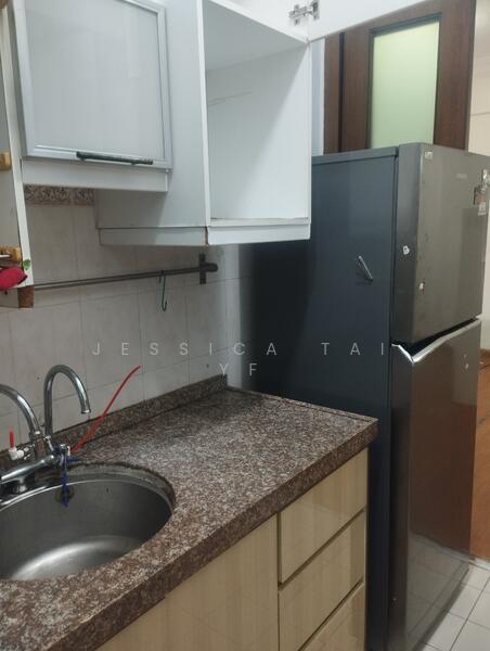 Kitchen with 2 doors fridge